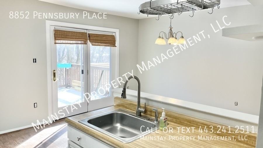 8852 Pennsbury Pl - Photo 6 of 23