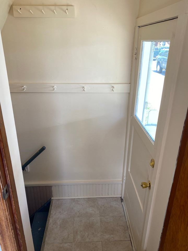 1506 E Front Ave - Photo 3 of 6