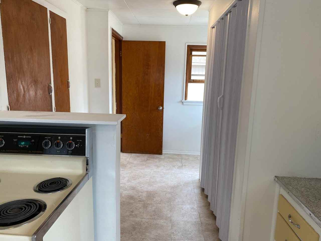 1506 E Front Ave - Photo 4 of 6