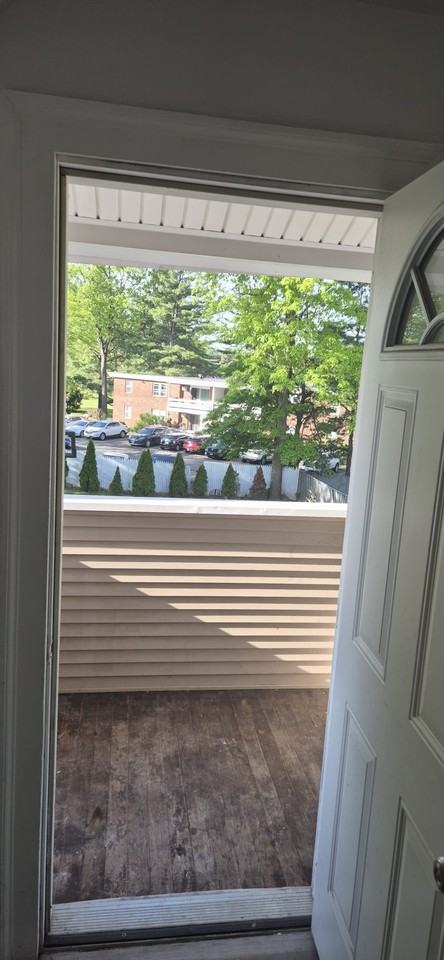 21 Gillette St - Photo 4 of 17