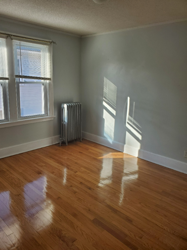 21 Gillette St - Photo 6 of 17