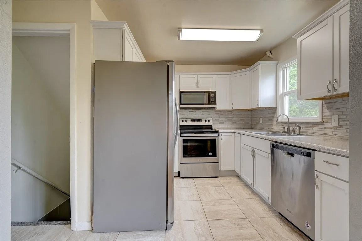 2110 F Ave Ne - Photo 5 of 16