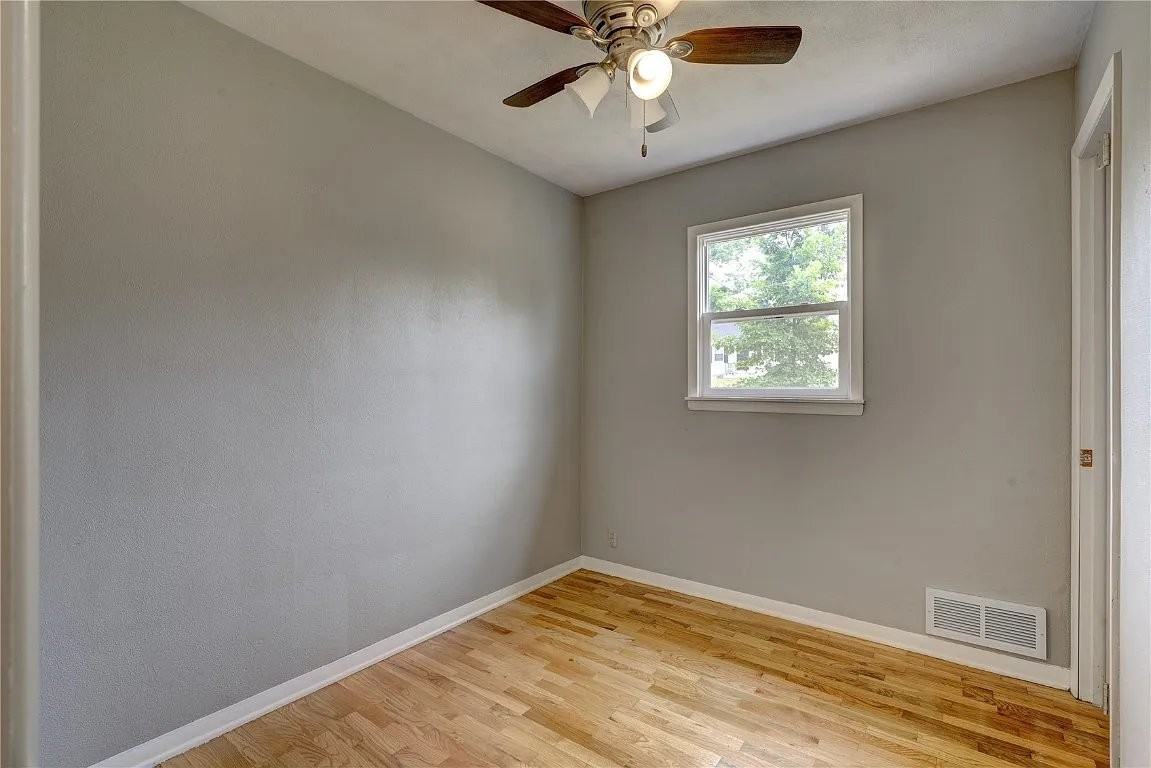 2110 F Ave Ne - Photo 7 of 16