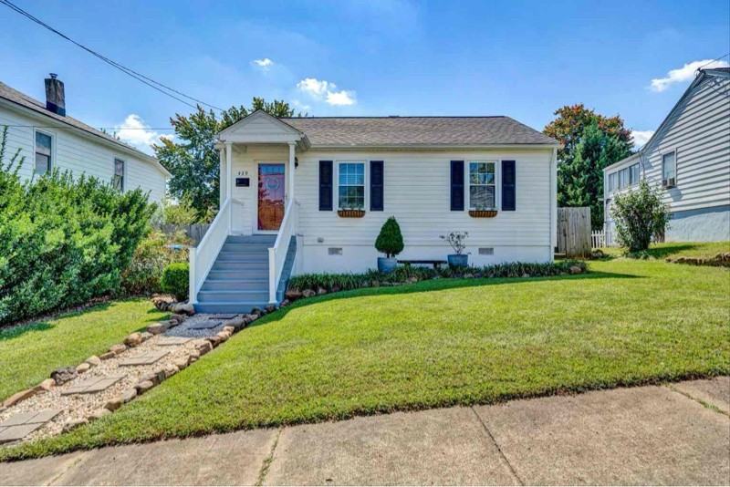 439 Cedar Bluff Ave Se - Photo 2 of 24