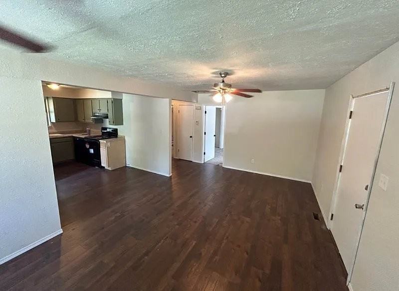1409 N Clay Ave #A - Photo 2 of 11