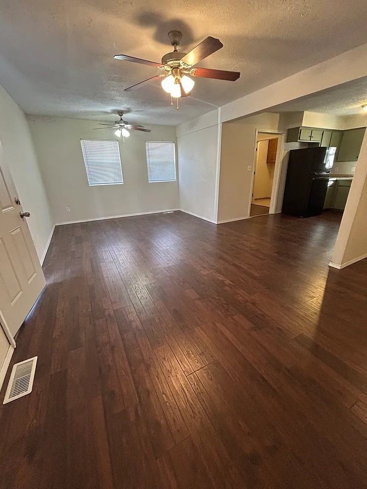 1409 N Clay Ave #A - Photo 7 of 11