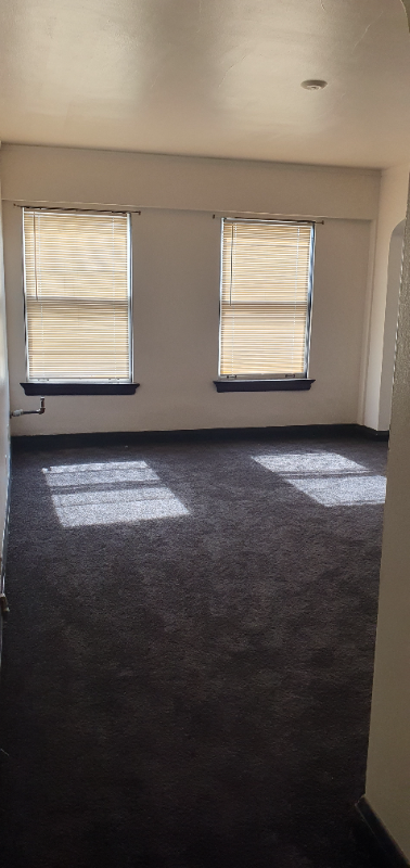 2518 W Wisconsin Ave #4thFL - Photo 2 of 8