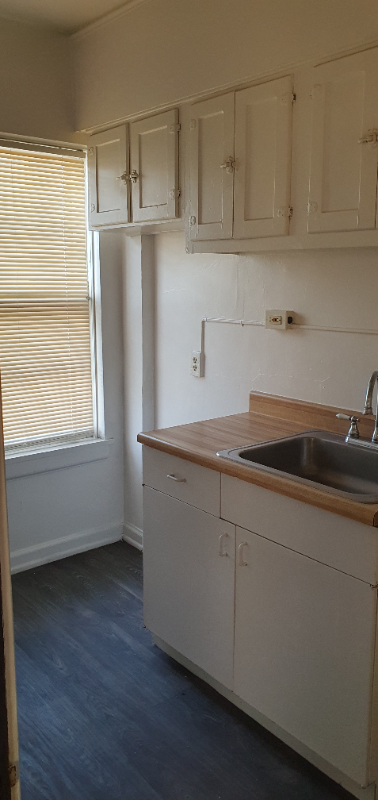 2518 W Wisconsin Ave #4thFL - Photo 4 of 8