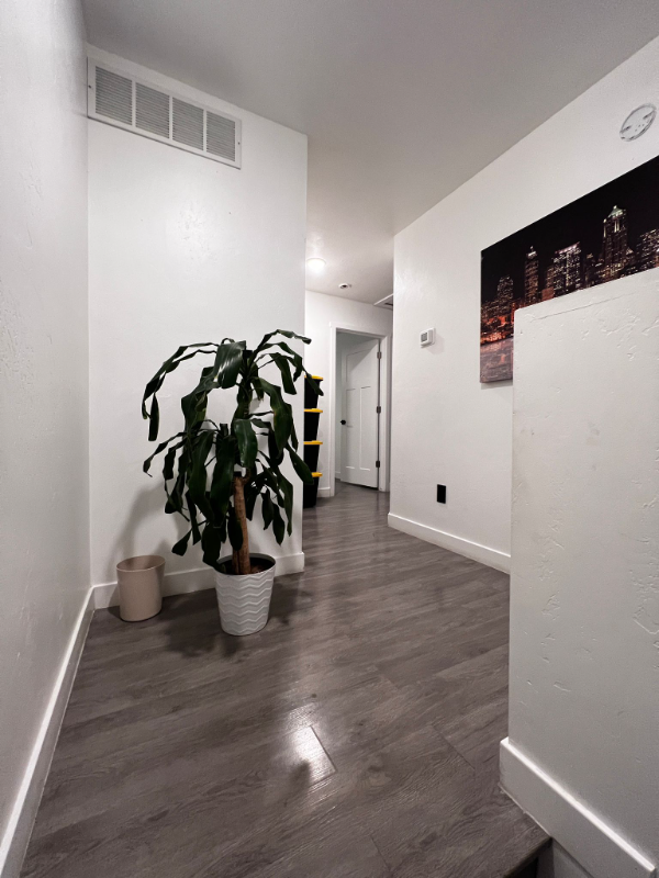 305 Ne - Photo 2 of 15