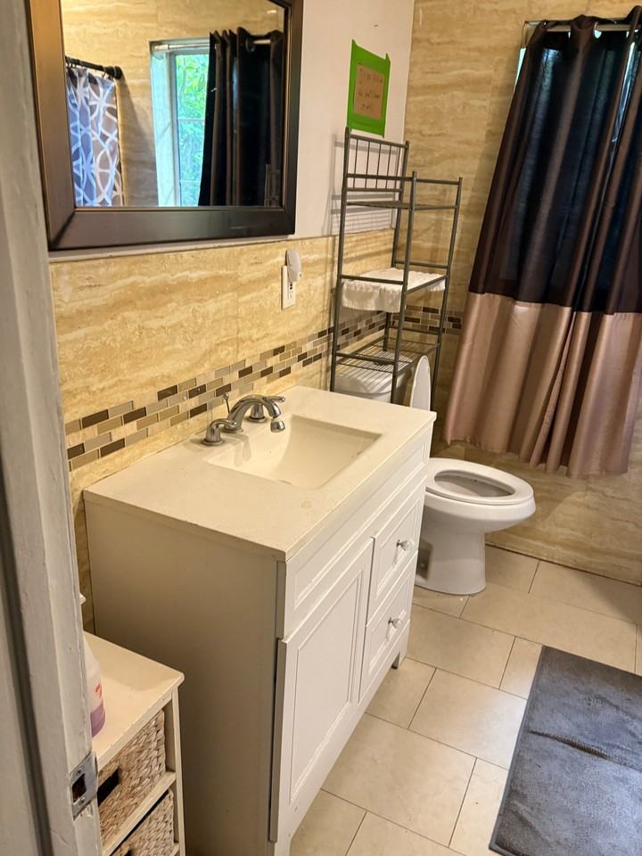 101 W Oakmont Dr - Photo 2 of 7
