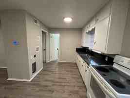 featured image of 204 W 5th St #2