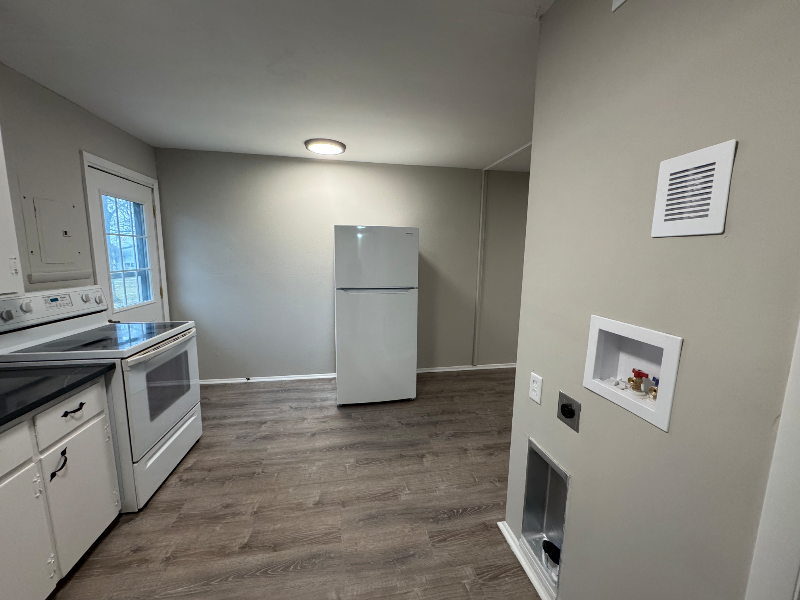 204 W 5th St #2 - Photo 5 of 16