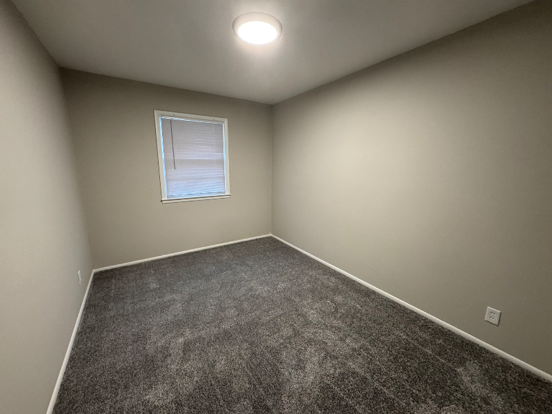204 W 5th St #2 - Photo 7 of 16