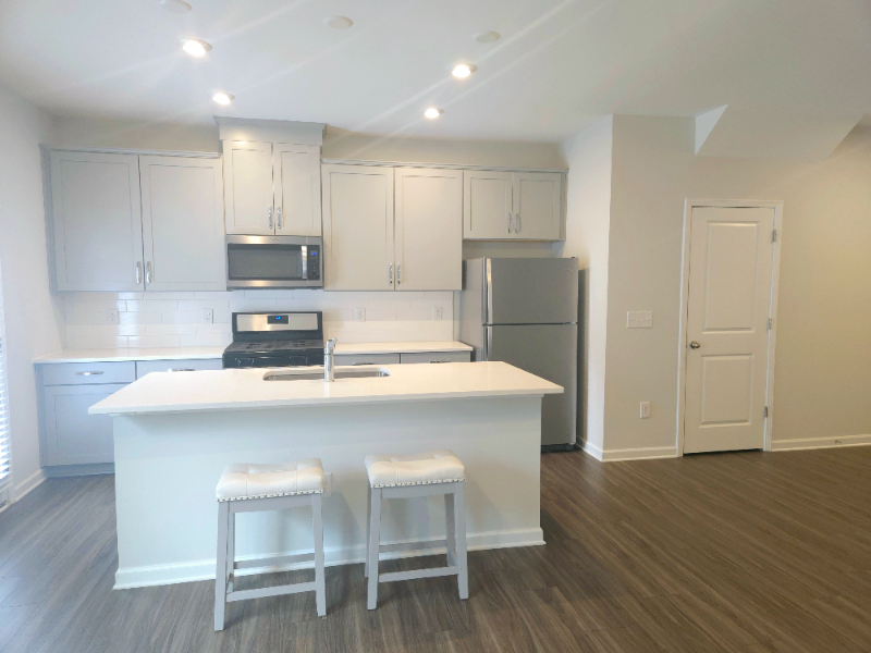 804 Oak Center Dr - Photo 4 of 23