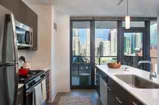 639 N Wells St - Photo 1 of 1