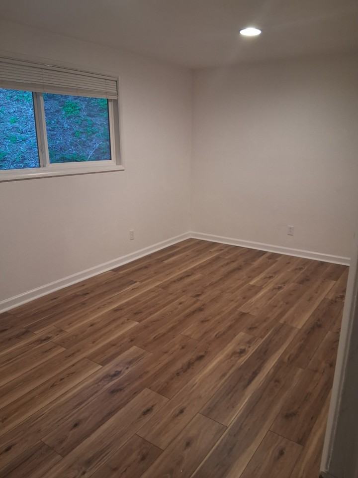 2415 E 20th St - Photo 6 of 20