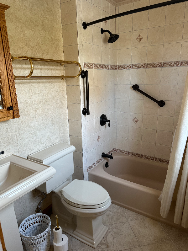 13 Aronimink Dr - Photo 5 of 9