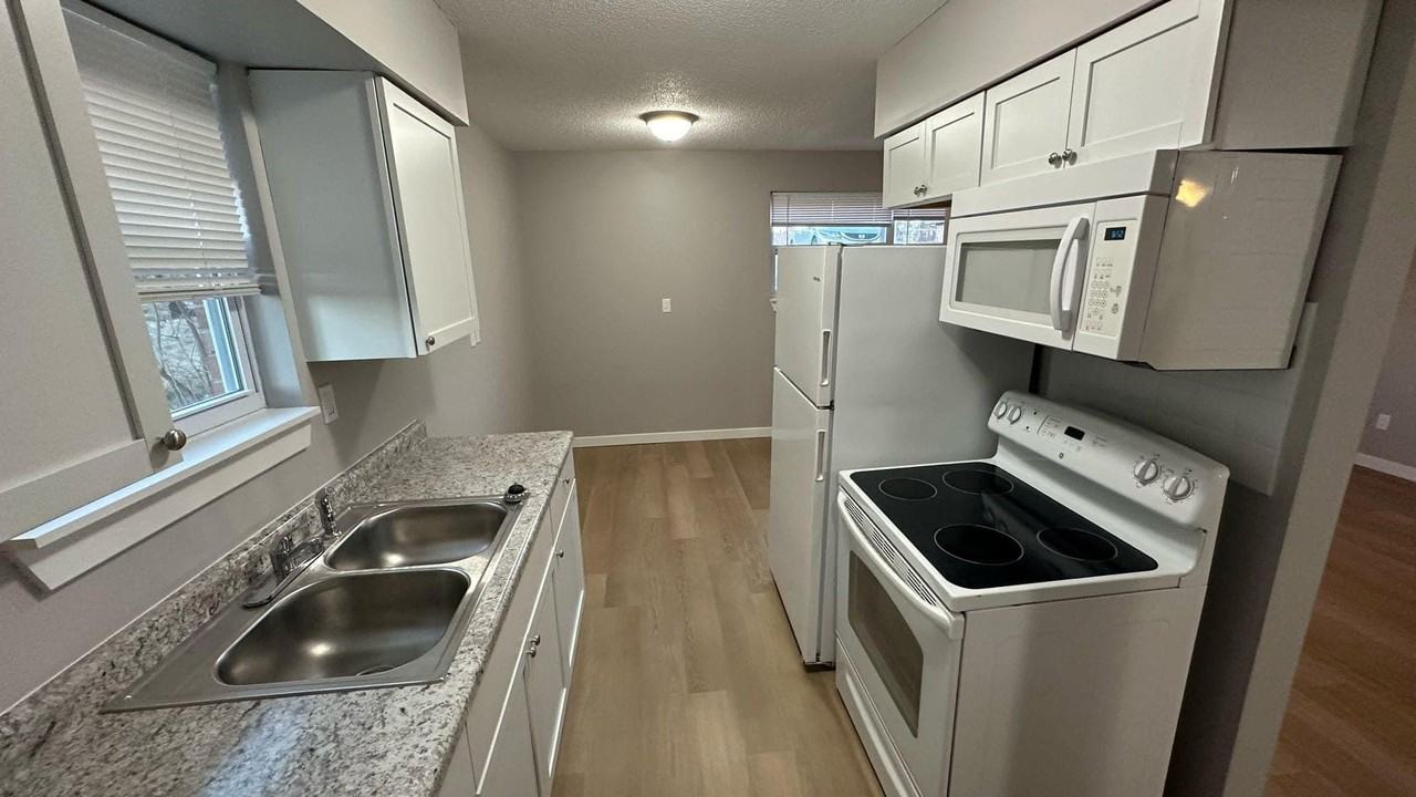 742 Demaret Dr #2 - Photo 4 of 9