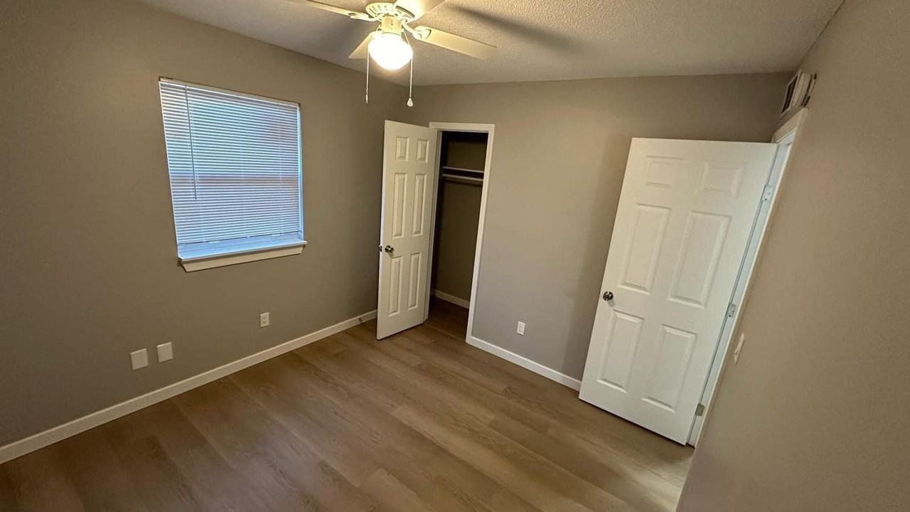 742 Demaret Dr #2 - Photo 5 of 9