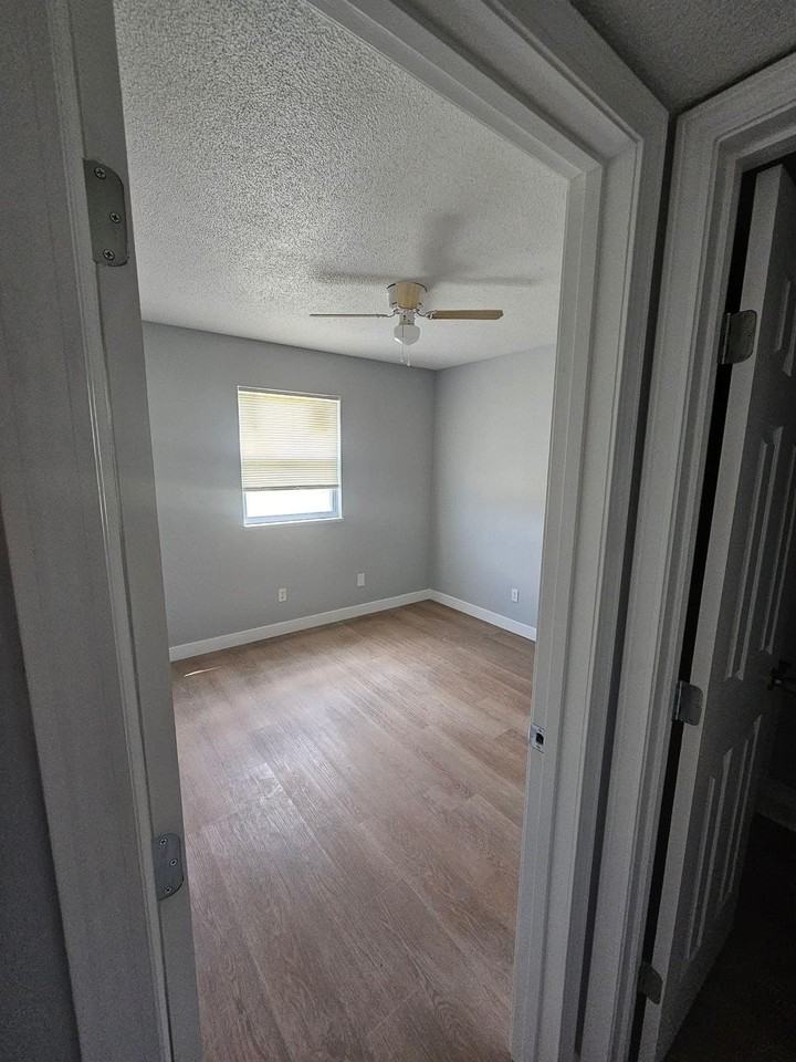 742 Demaret Dr #2 - Photo 6 of 9