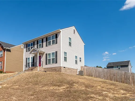 3101 Divine Dr - Photo 2 of 3