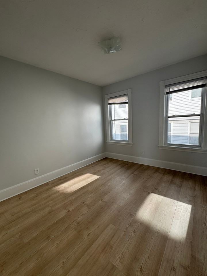 11 Pattison St #2 - Photo 5 of 6