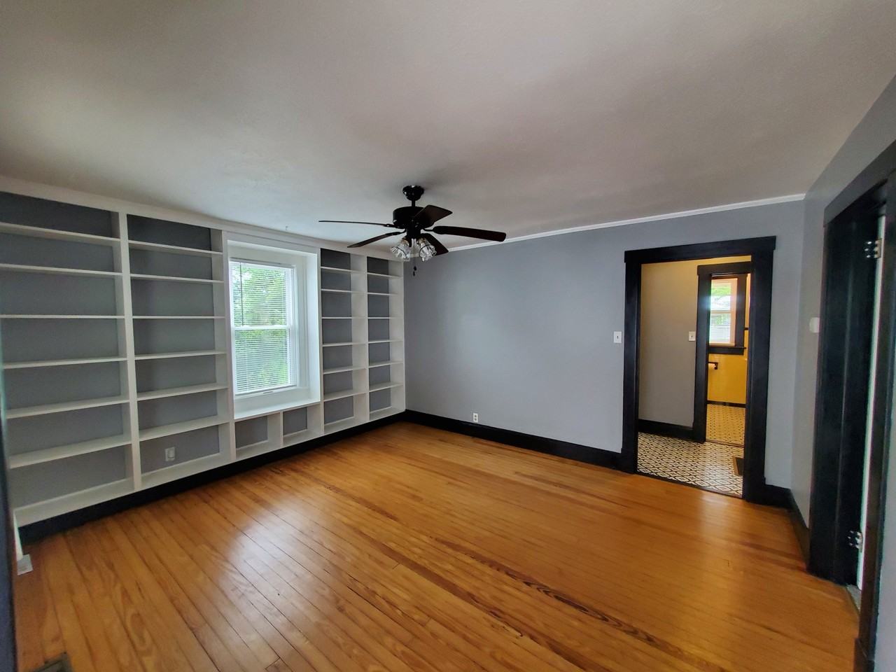 151 Academy St - Photo 5 of 24