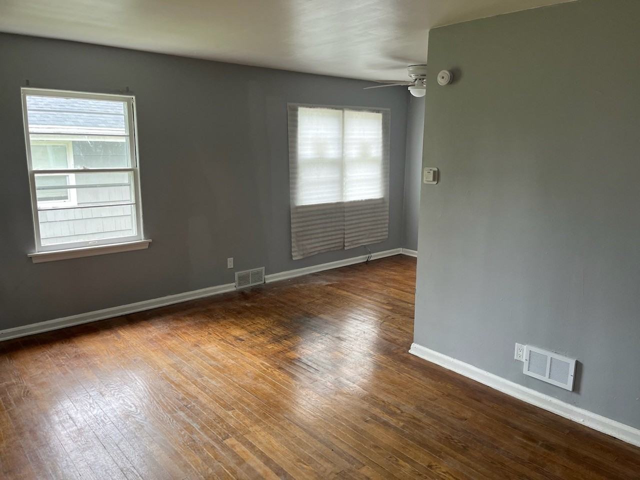3777 Lincoln St - Photo 5 of 11