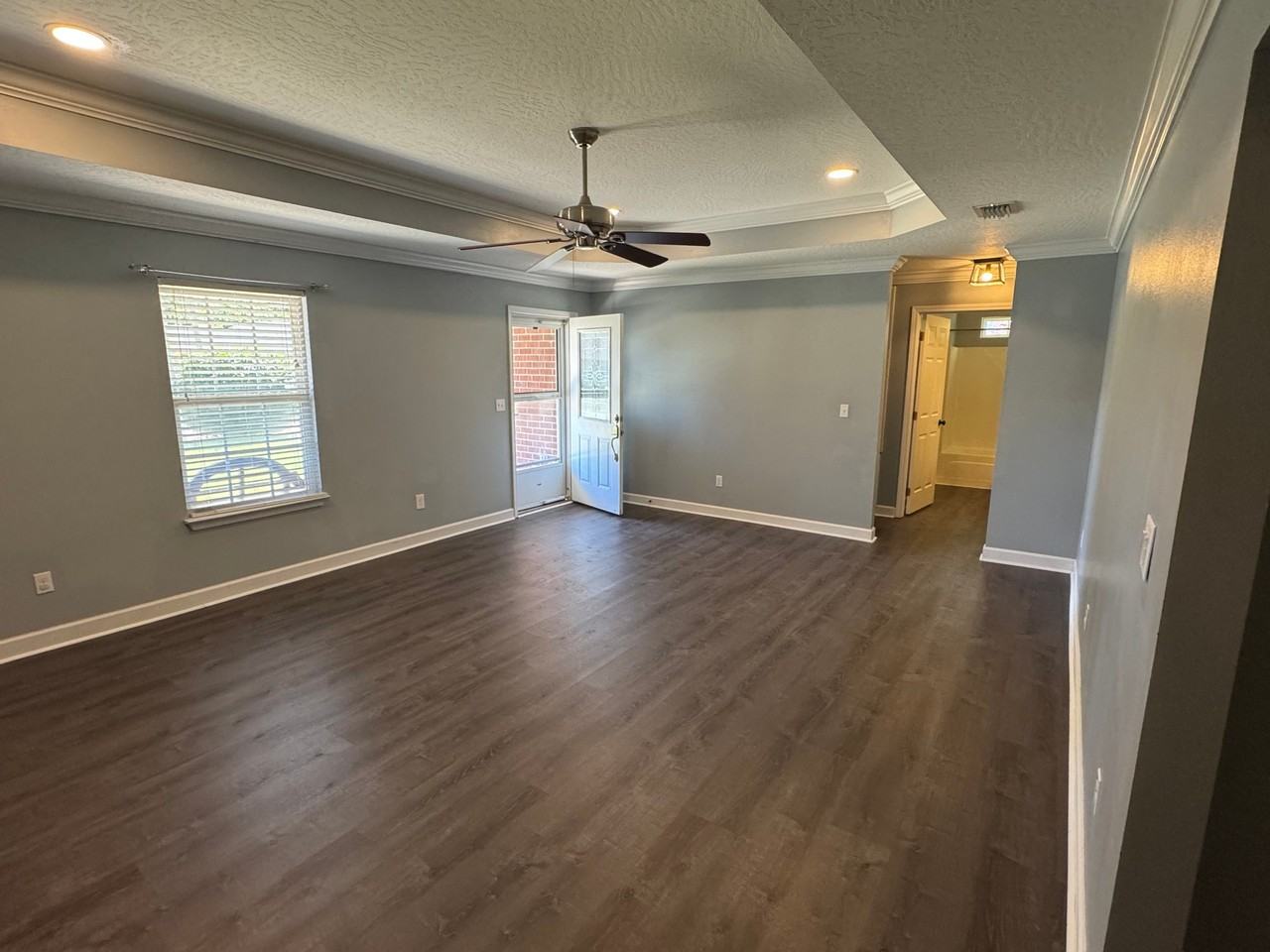 1705 Pahl Ct - Photo 2 of 15