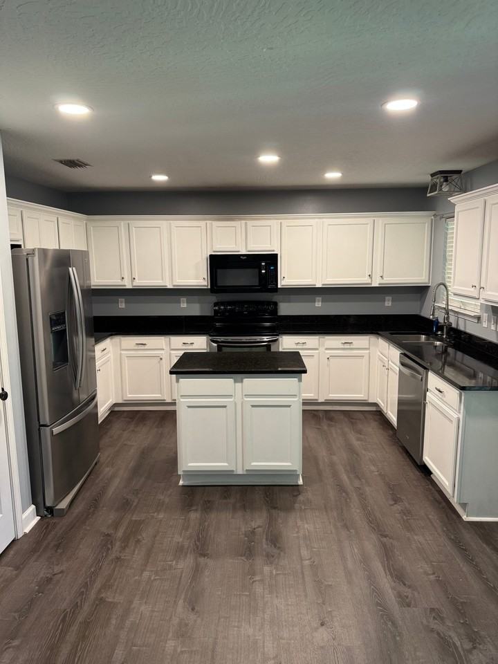 1705 Pahl Ct - Photo 3 of 15