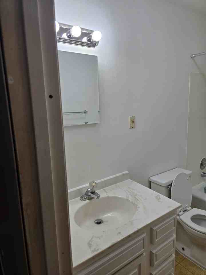 100 Wyncote Ct #100 - Photo 3 of 20