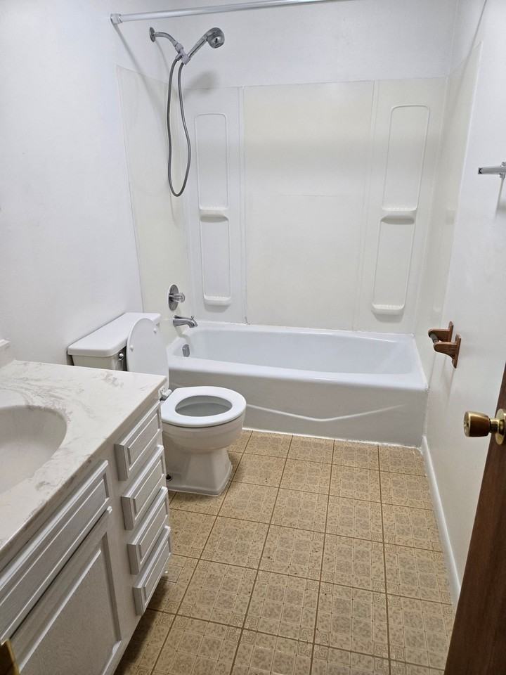 100 Wyncote Ct #100 - Photo 4 of 20