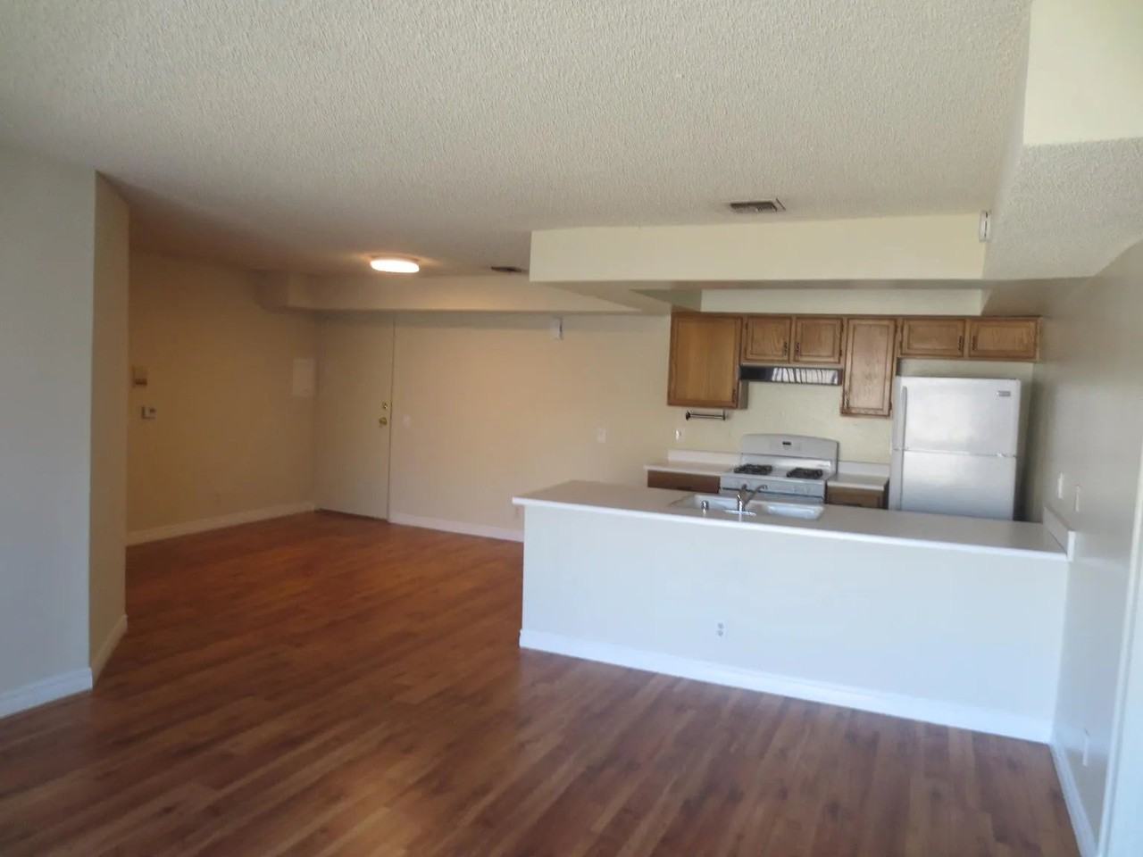 10611 Moorpark St - Photo 2 of 8