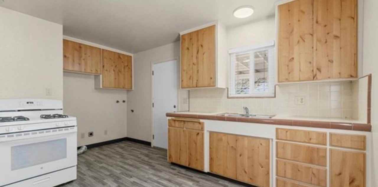 855 Gardella Ave - Photo 2 of 4