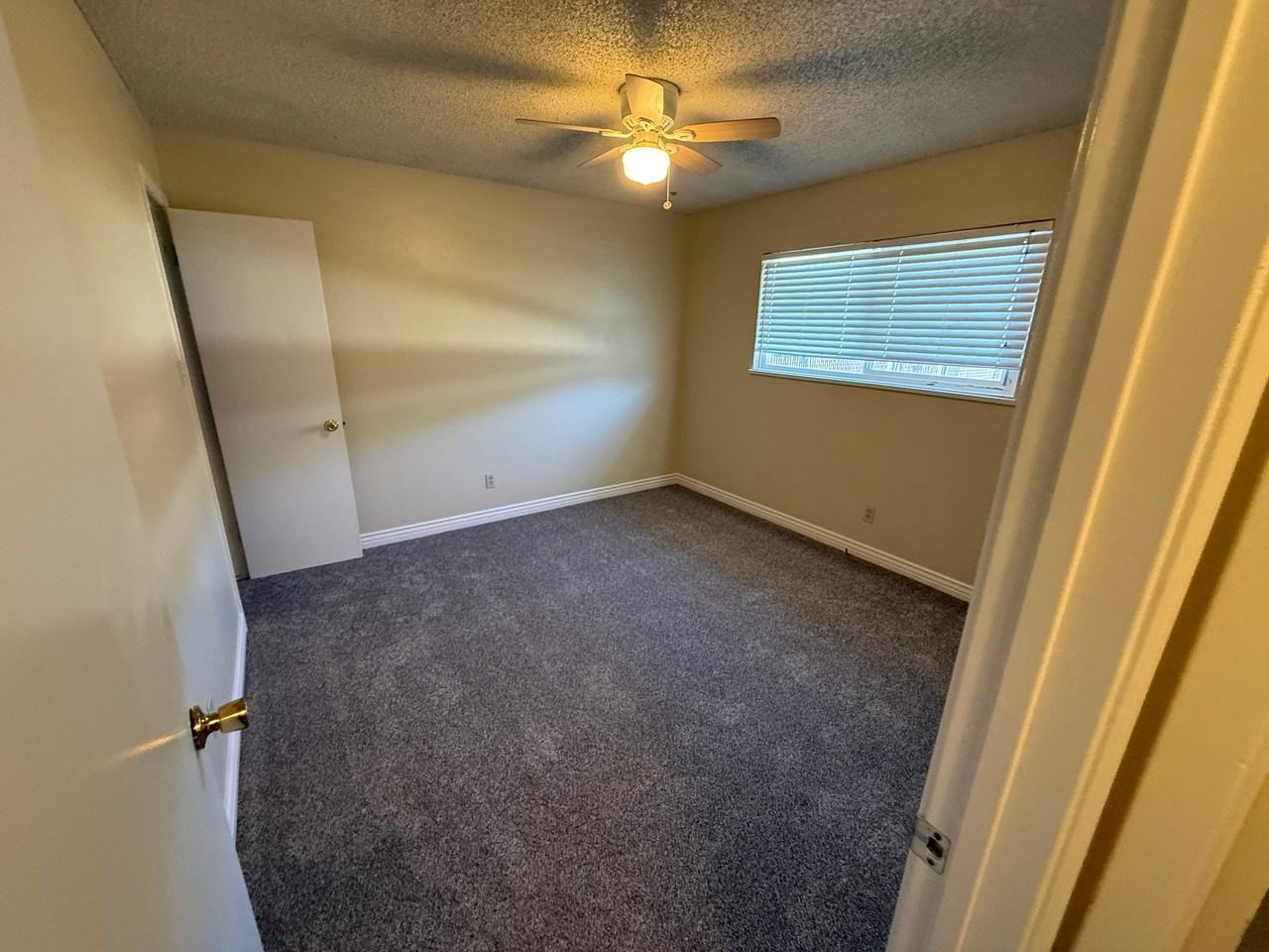 855 Gardella Ave - Photo 3 of 4