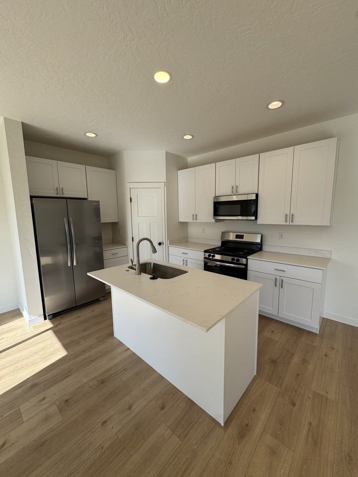 1005 S Chestnut St #1005 - Photo 3 of 18