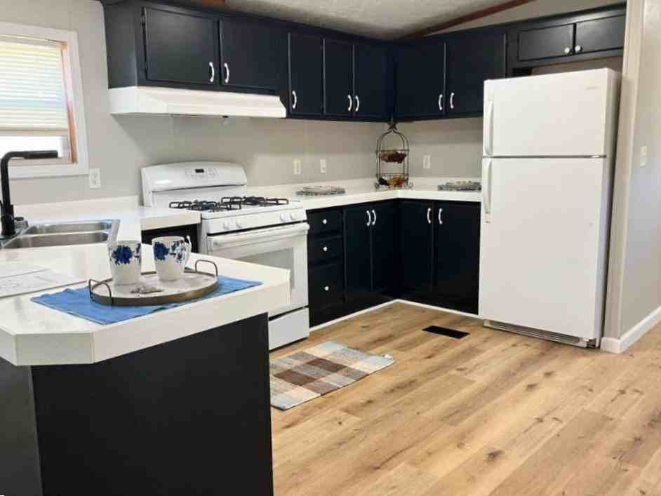44 Deerwood Park - Photo 3 of 12