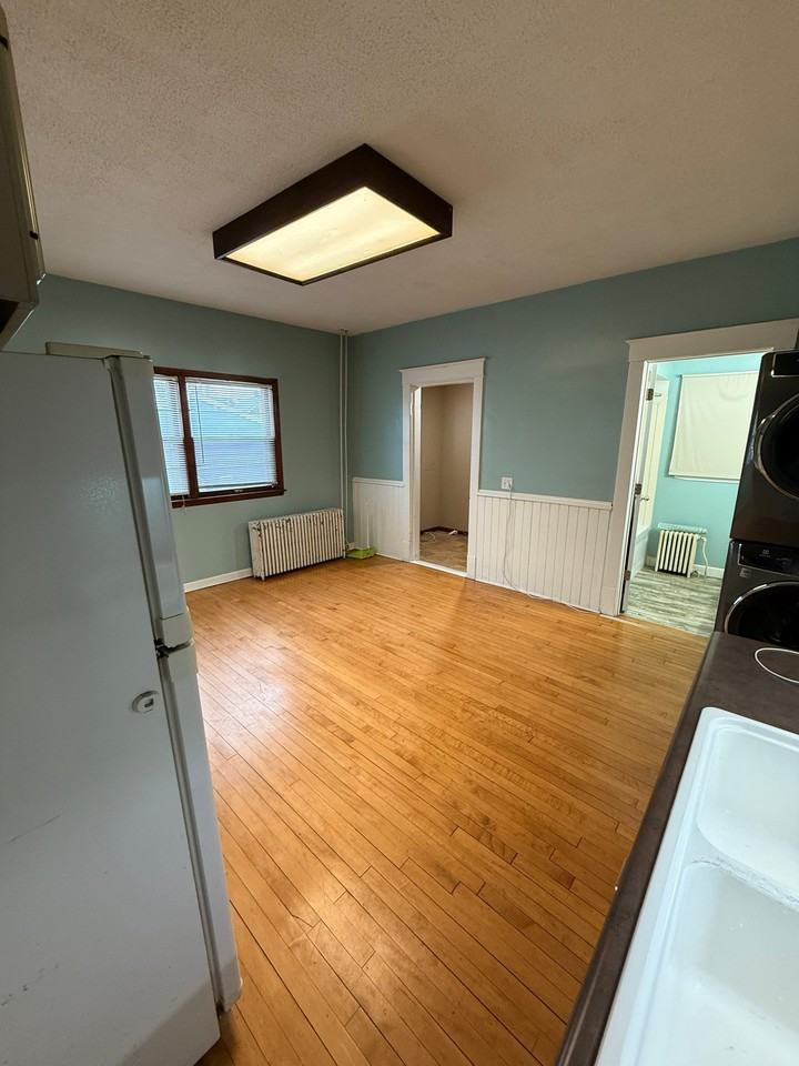 869 Geranium Ave E #A - Photo 5 of 11