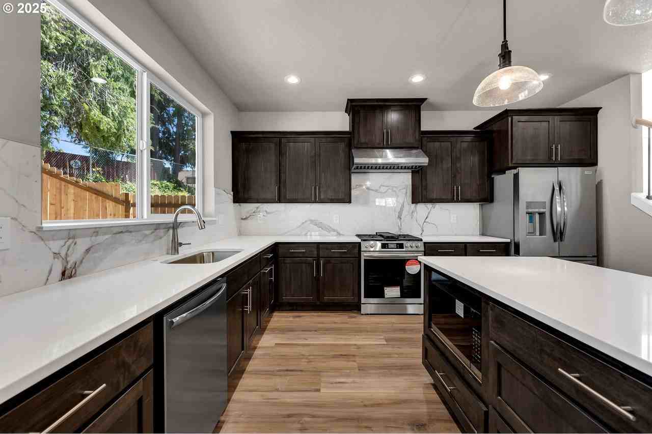6107 Ne 45th Ct - Photo 5 of 23