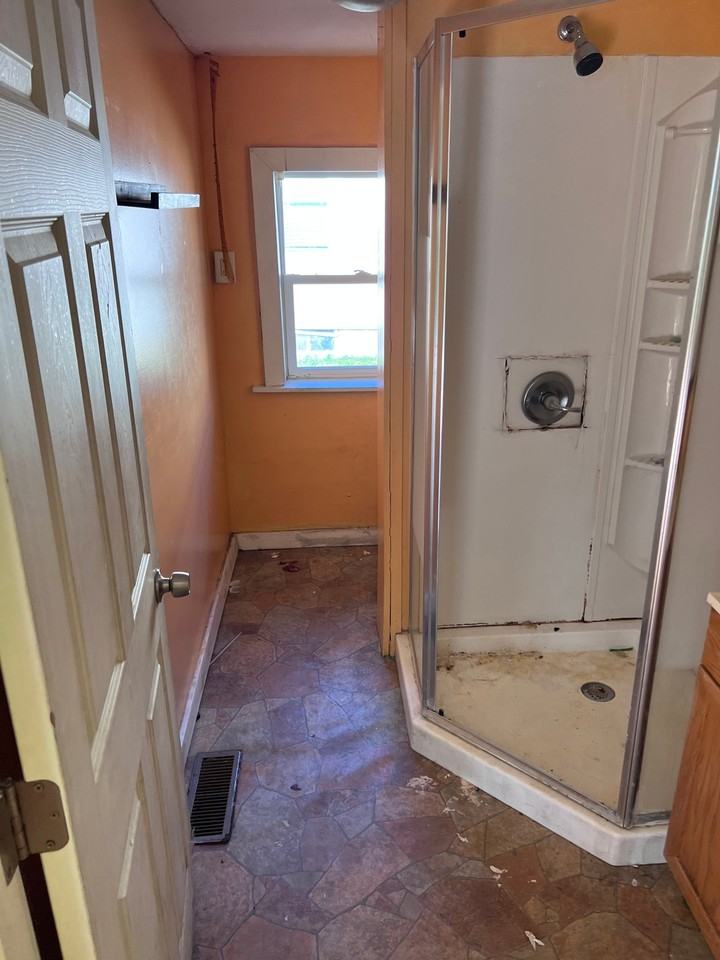 1556 N Taylor Ave - Photo 3 of 12