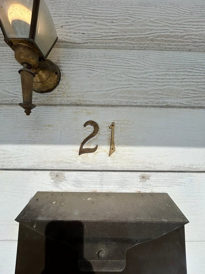 21 Agnes Dr - Photo 3 of 20