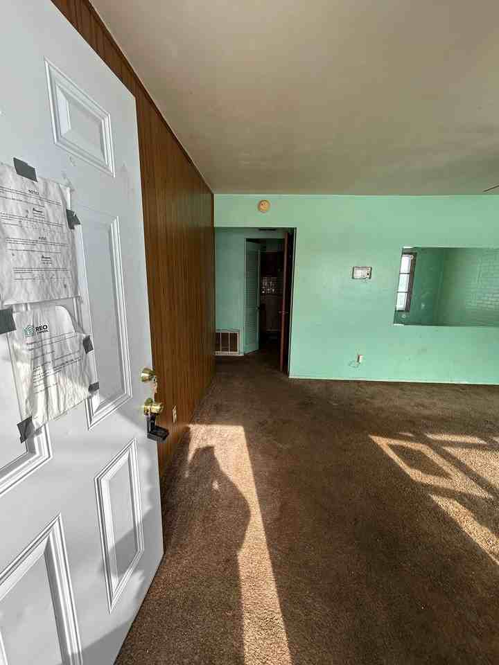 21 Agnes Dr - Photo 4 of 20