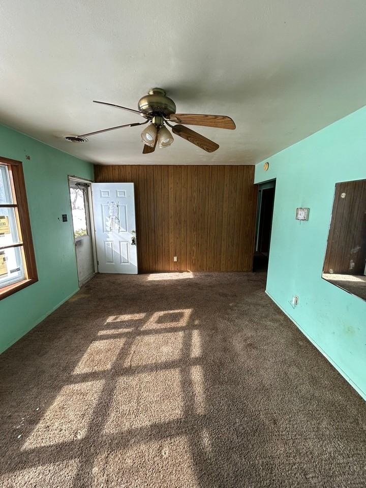 21 Agnes Dr - Photo 6 of 20