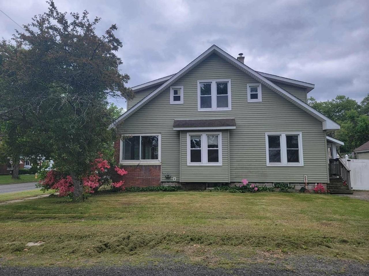 32 Glenwood St - Photo 5 of 5