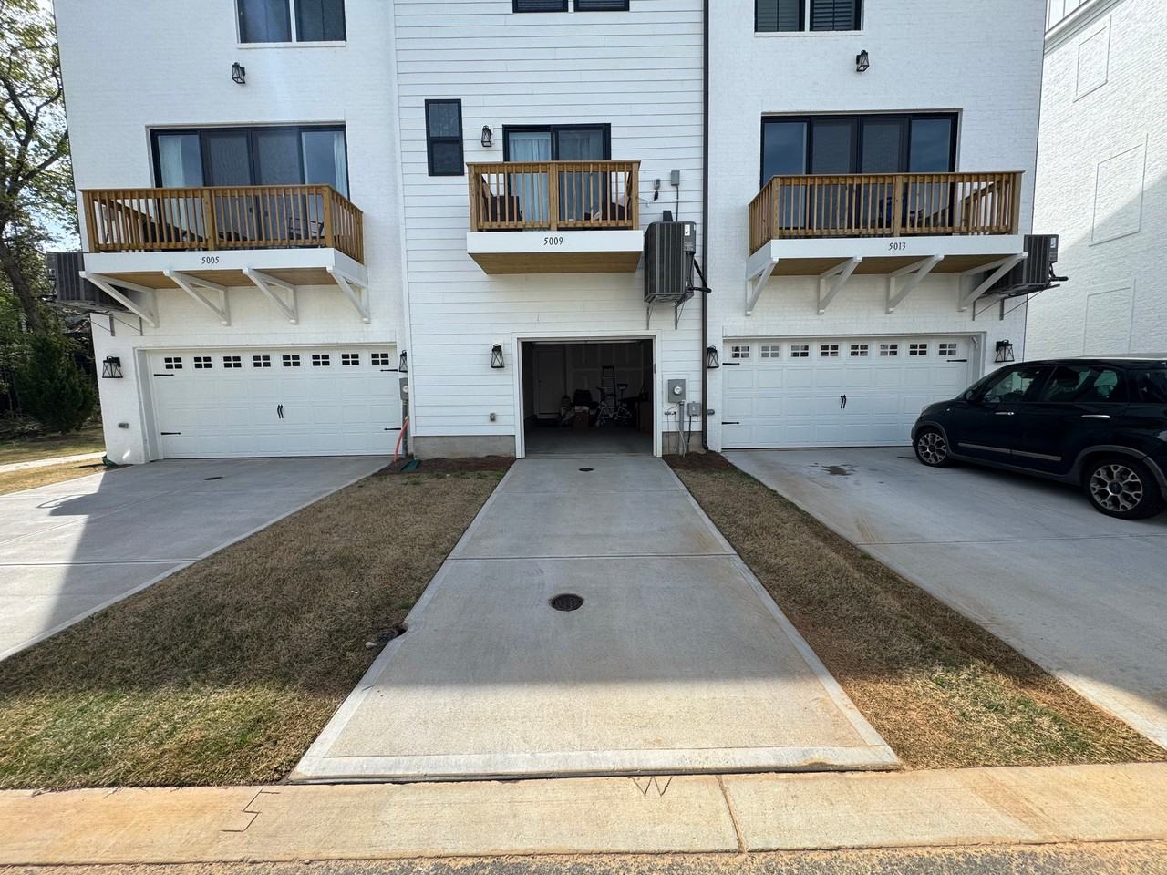 5009 Layman Dr - Photo 3 of 20