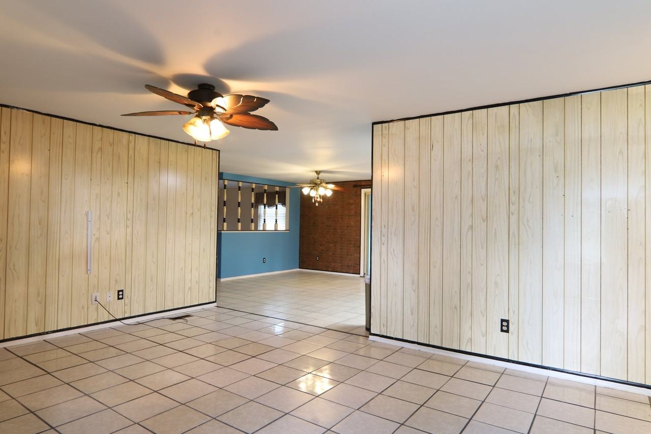 4410 Pennyston Ave - Photo 3 of 20