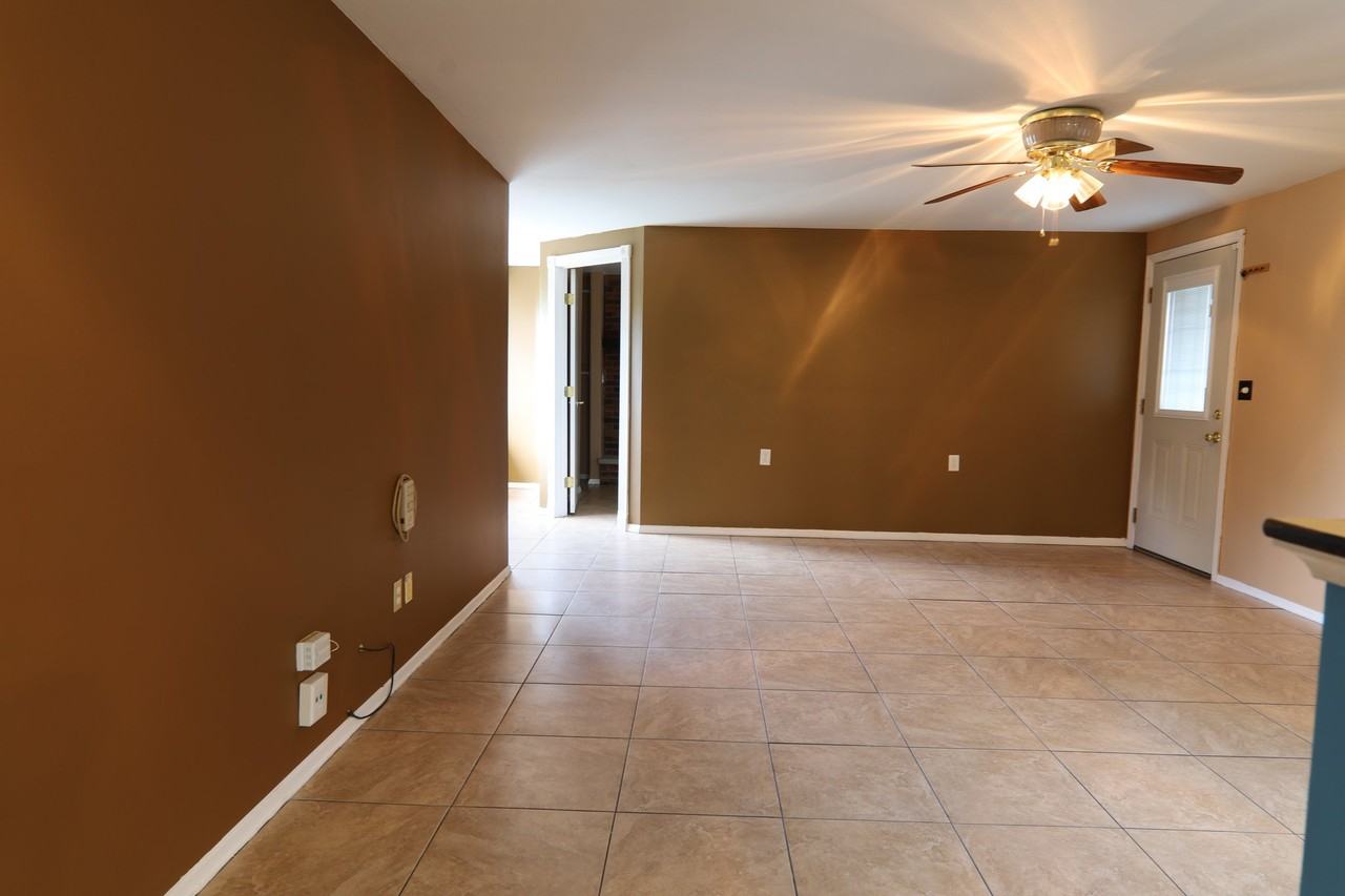 4410 Pennyston Ave - Photo 5 of 20