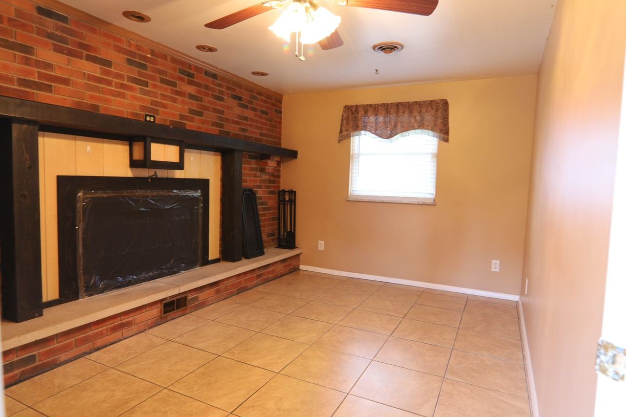 4410 Pennyston Ave - Photo 7 of 20
