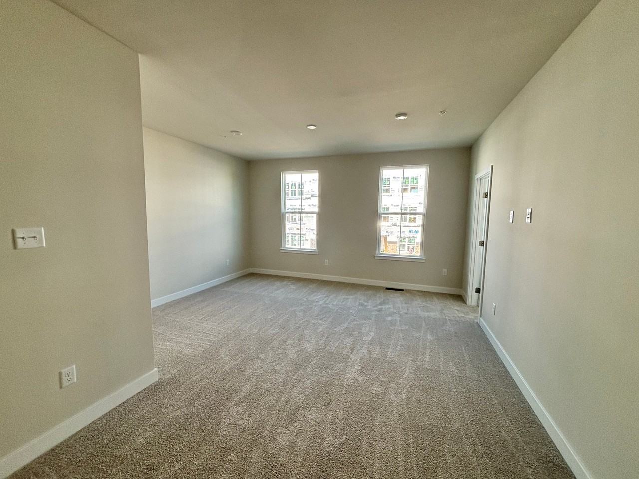 2846 Calgary Ln - Photo 4 of 13