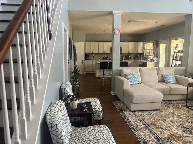 801 Sunny Slope Trce - Photo 5 of 18